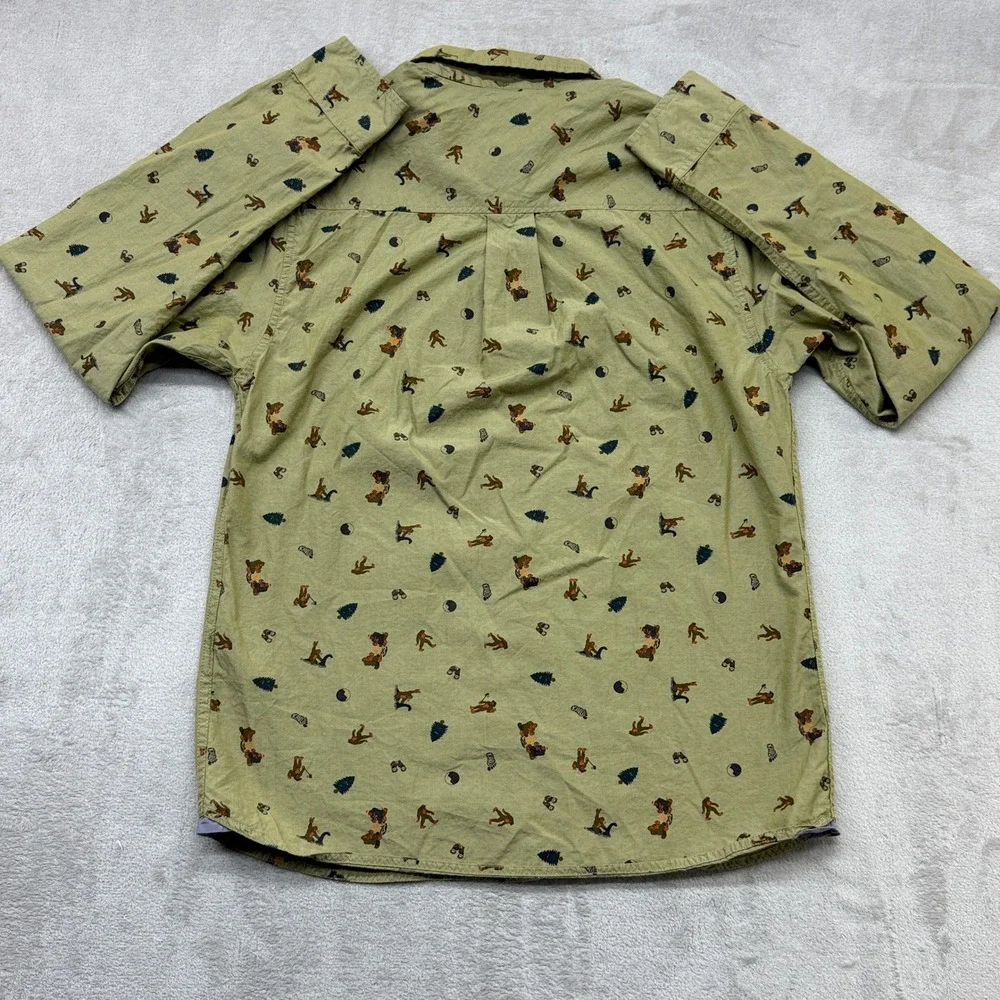KAVU Button Down Shirt Mens Size M Green Bigfoot Sasquatch Graphic Long Sleeve